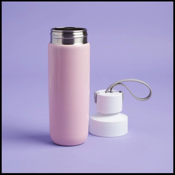 d.stil 28 oz. Water Bottle in Powered Sky - Picture 4 of 8